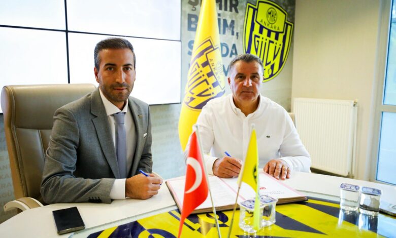 Ankaragücü ruhunu her daim sahaya yansıtan Sayın Mustafa Kaplan ile sözleşme imzalamıştır.